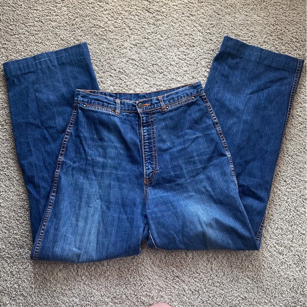 Vintage high-waisted jeans